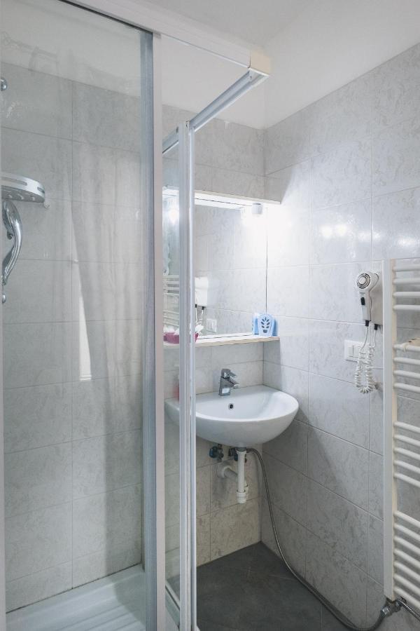Bulldog Station Apartments With Private Wc, Ac, Tv 메스트레 외부 사진