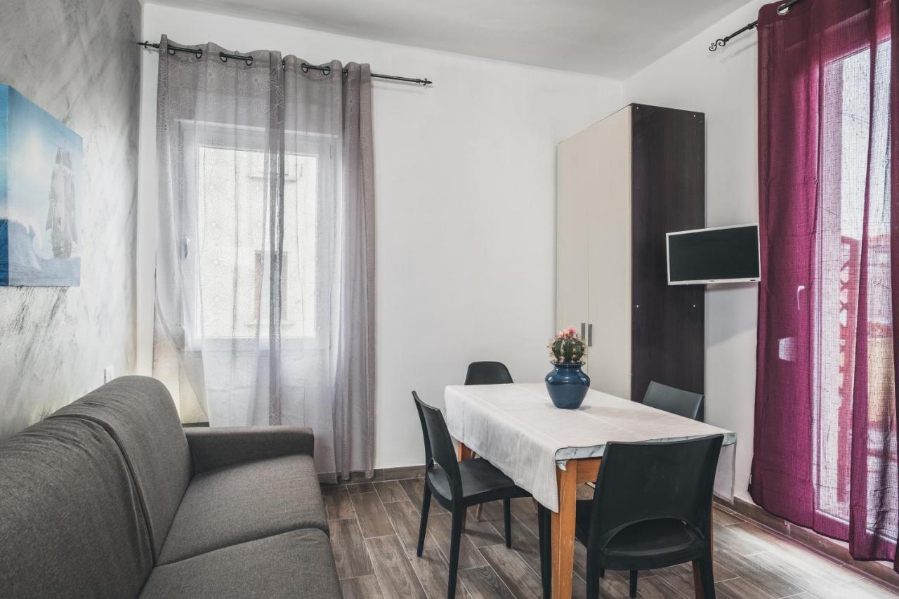 Bulldog Station Apartments With Private Wc, Ac, Tv 메스트레 외부 사진