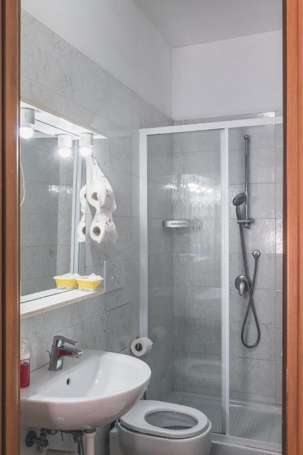 Bulldog Station Apartments With Private Wc, Ac, Tv 메스트레 외부 사진